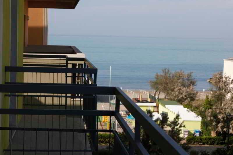 Hotel Italy Misano Adriatico Exterior photo
