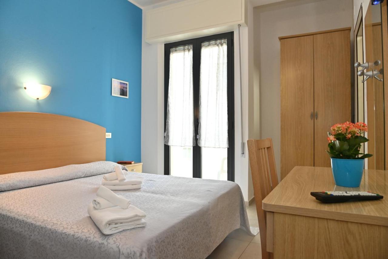 Hotel Italy Misano Adriatico Exterior photo