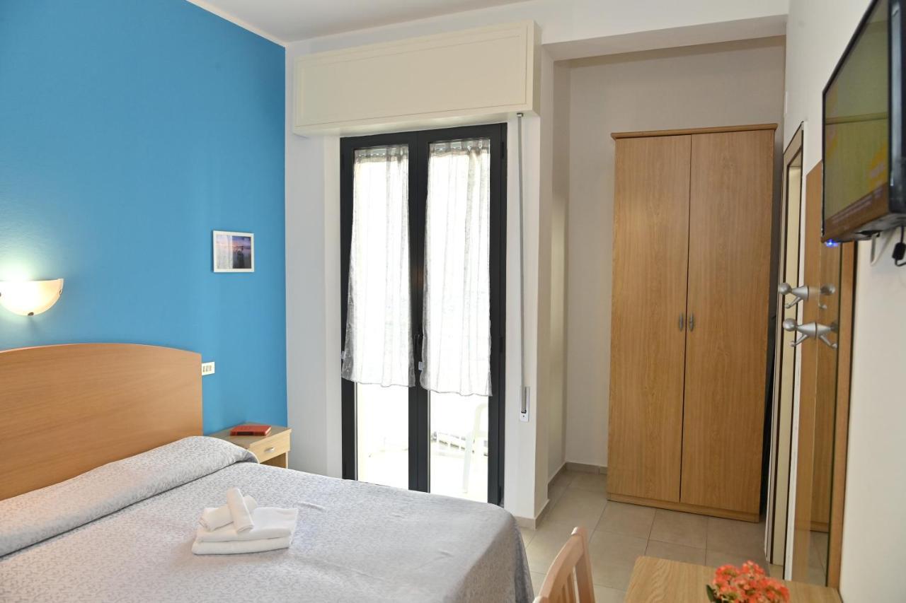 Hotel Italy Misano Adriatico Exterior photo