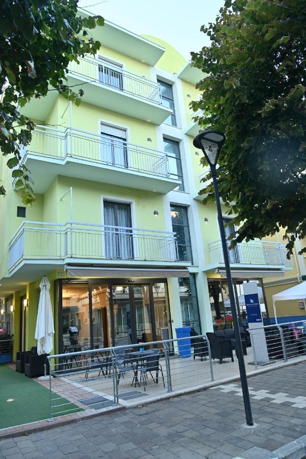 Hotel Italy Misano Adriatico Exterior photo